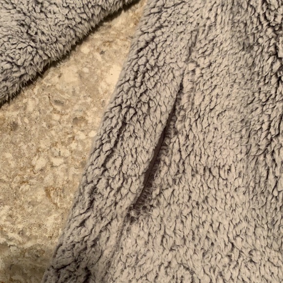 Victoria Secret’s Pink faux fur jacket - Picture 3 of 5